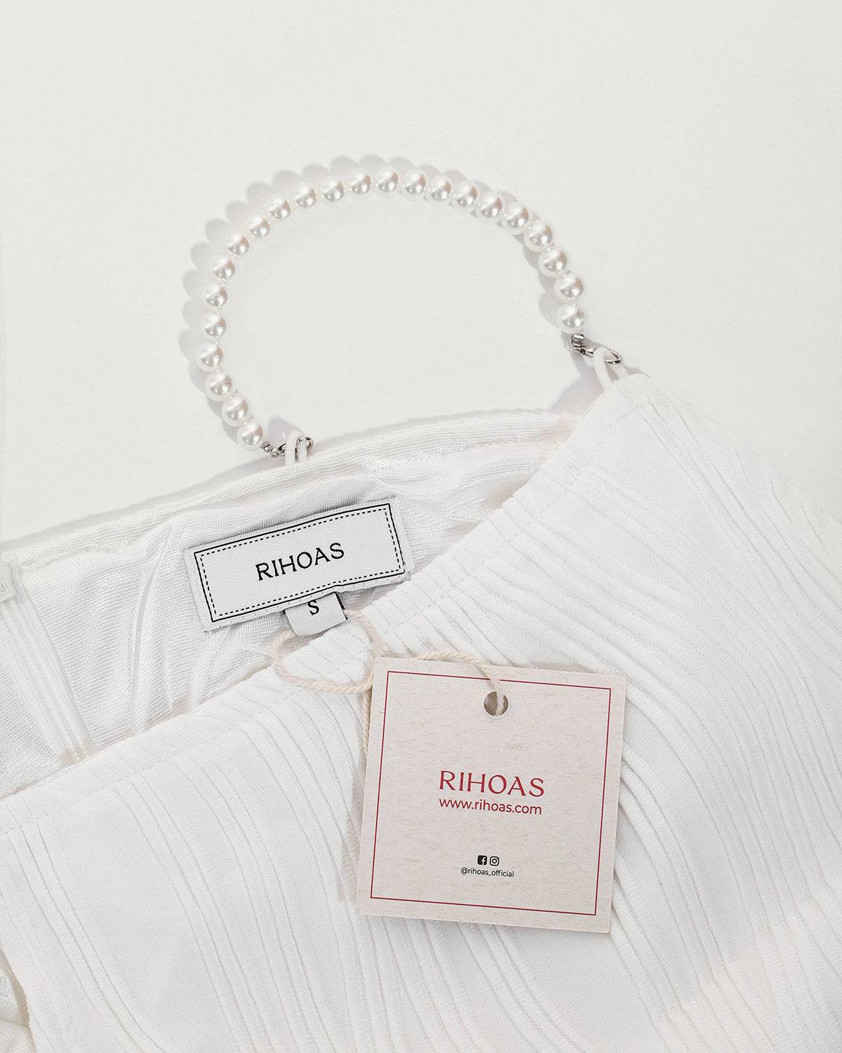 LIVIA – Eleganza essenziale