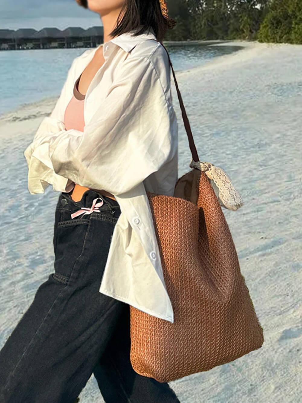 Borsa tote in paglia da spalla pronta per le vacanze