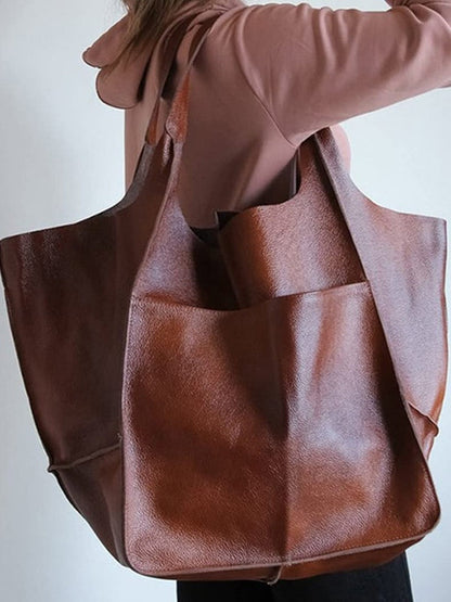 Borsa a spalla chic in pelle morbida, di grandi dimensioni, con ampia capacità