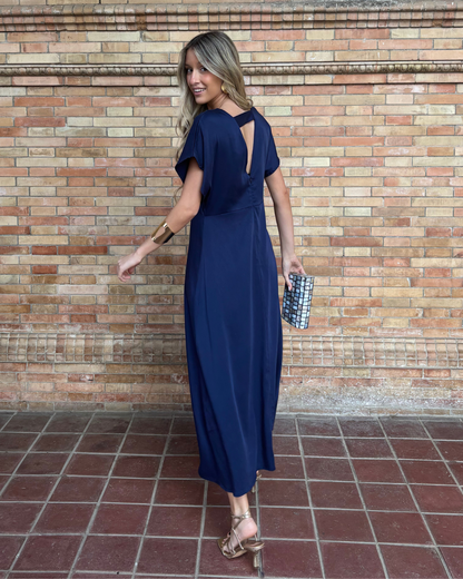 Abito midi fluido con scollo a V
