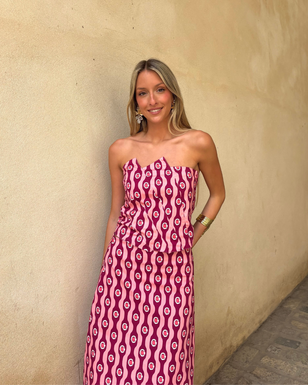 Abito bustier con motivo grafico