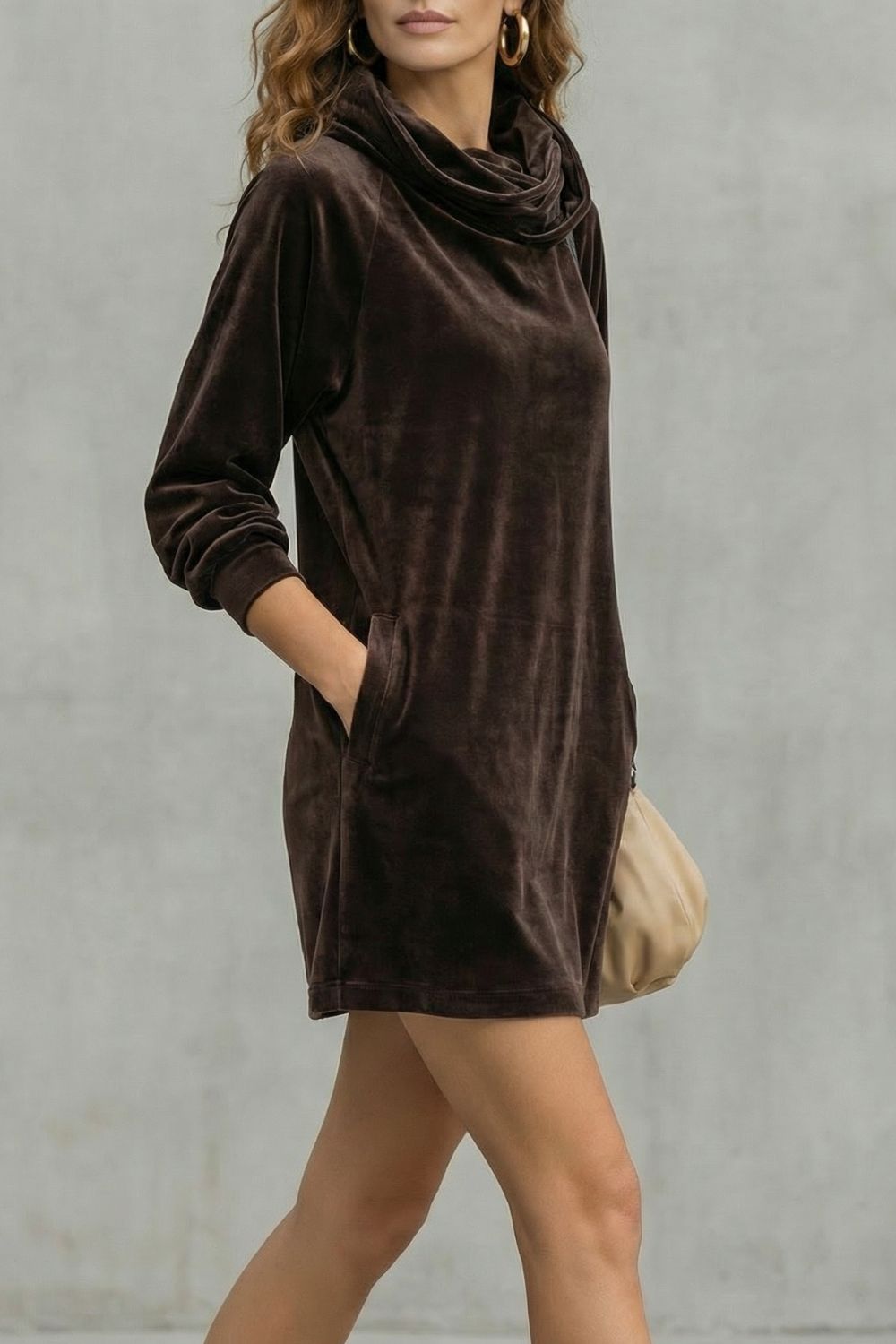 Moréna – Comfort Drappeggiato in Velluto – Mini Abito con Collo