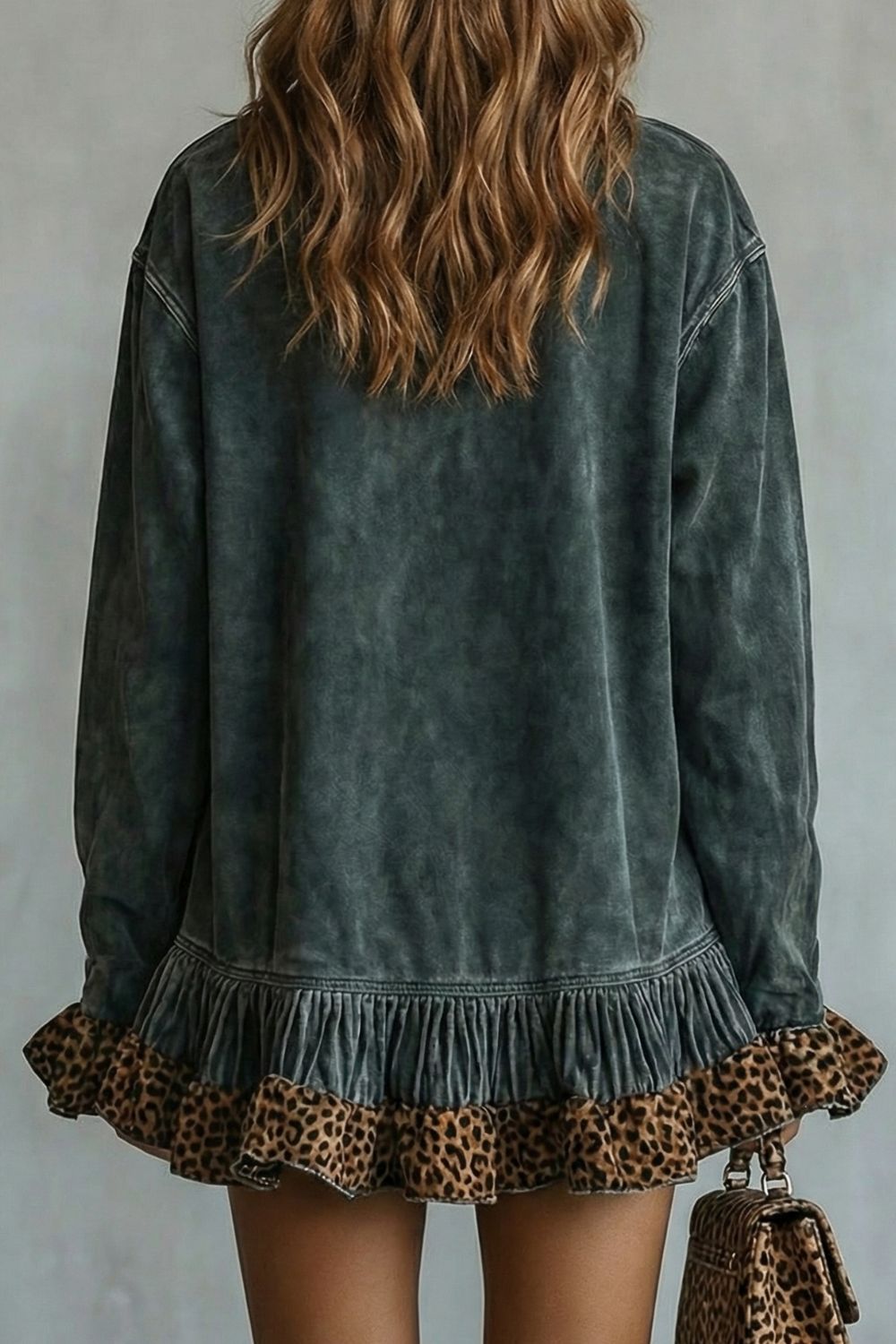 Selvatta – Mini-abito in suede con stampa leopardata e rouches