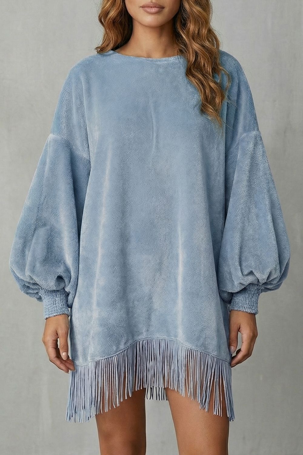 Bellurie – Mini-abito con Maniche Voluminose e Frange