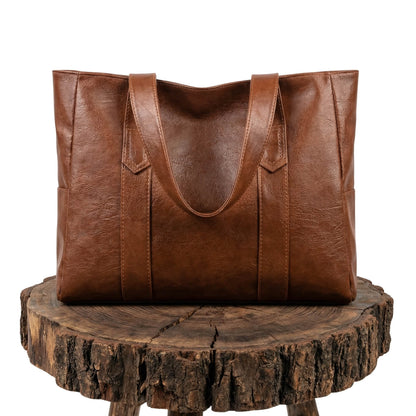 Il look minimal di Livia | Borsa tote