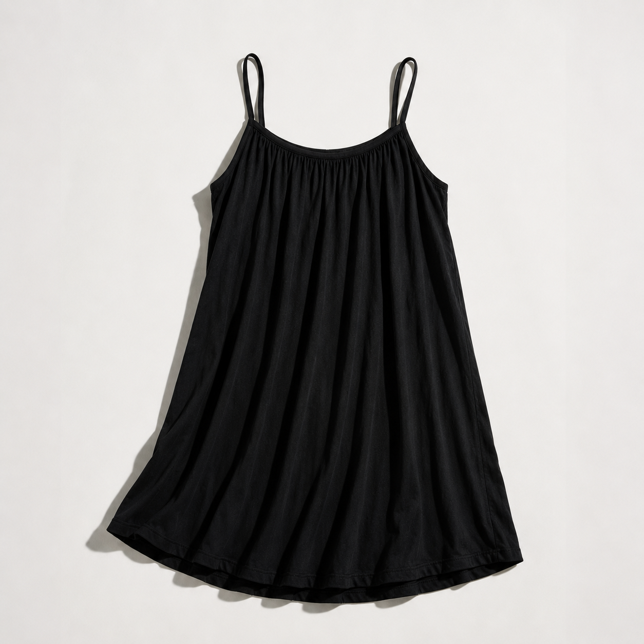 CAPRI | Abito Nero Essenziale