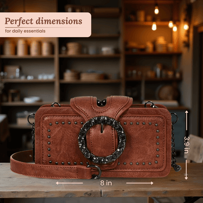 Fibbia con borchie di Margherita | Pochette
