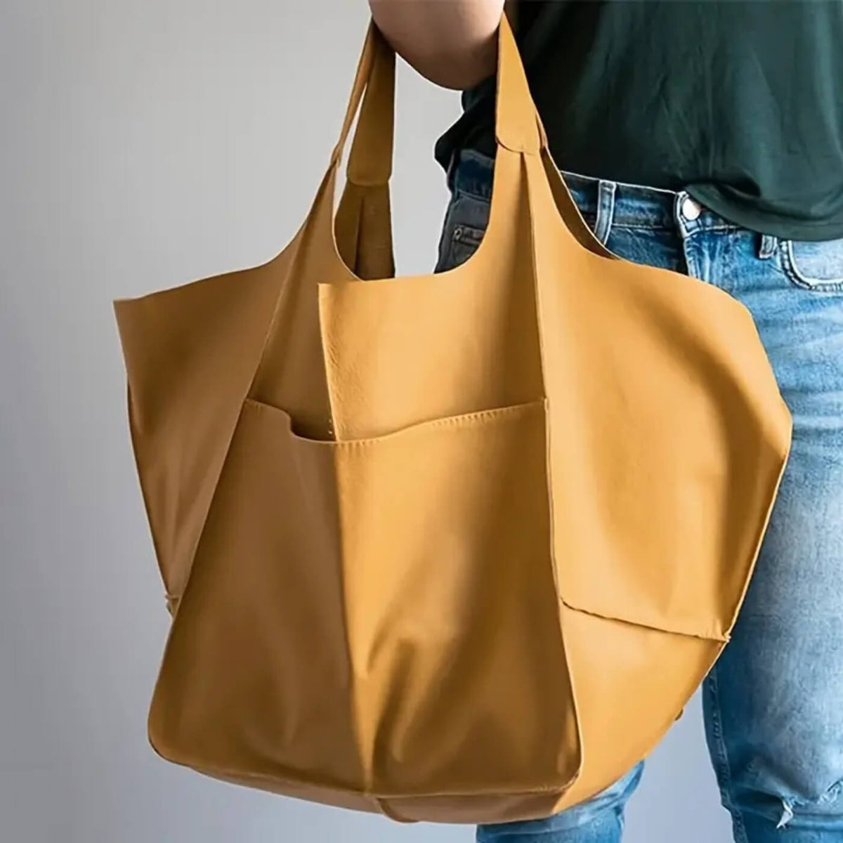 Il look minimal di Rosaria | Borsa tote
