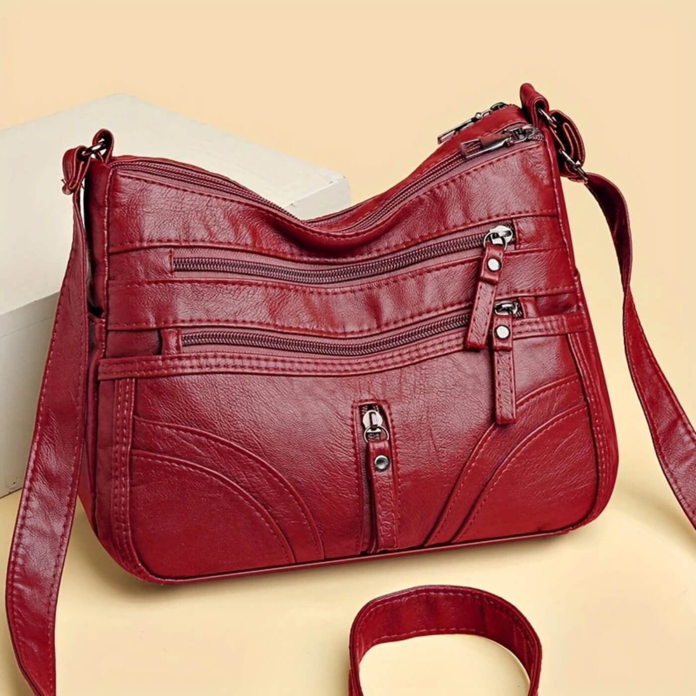 Borsa a tracolla con tasche multiple di Emanuela