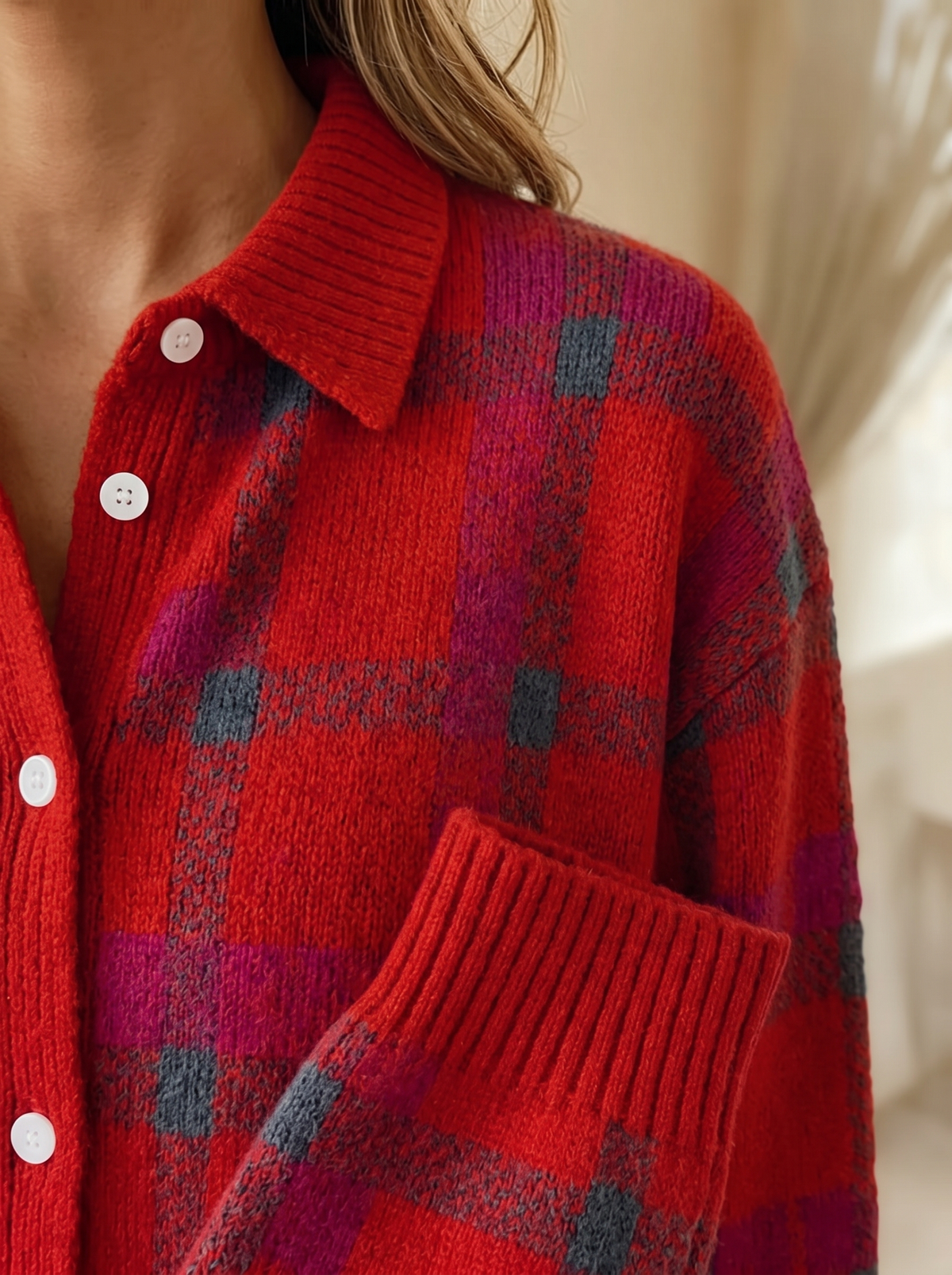 Cardigan a quadri rosso dettaglio