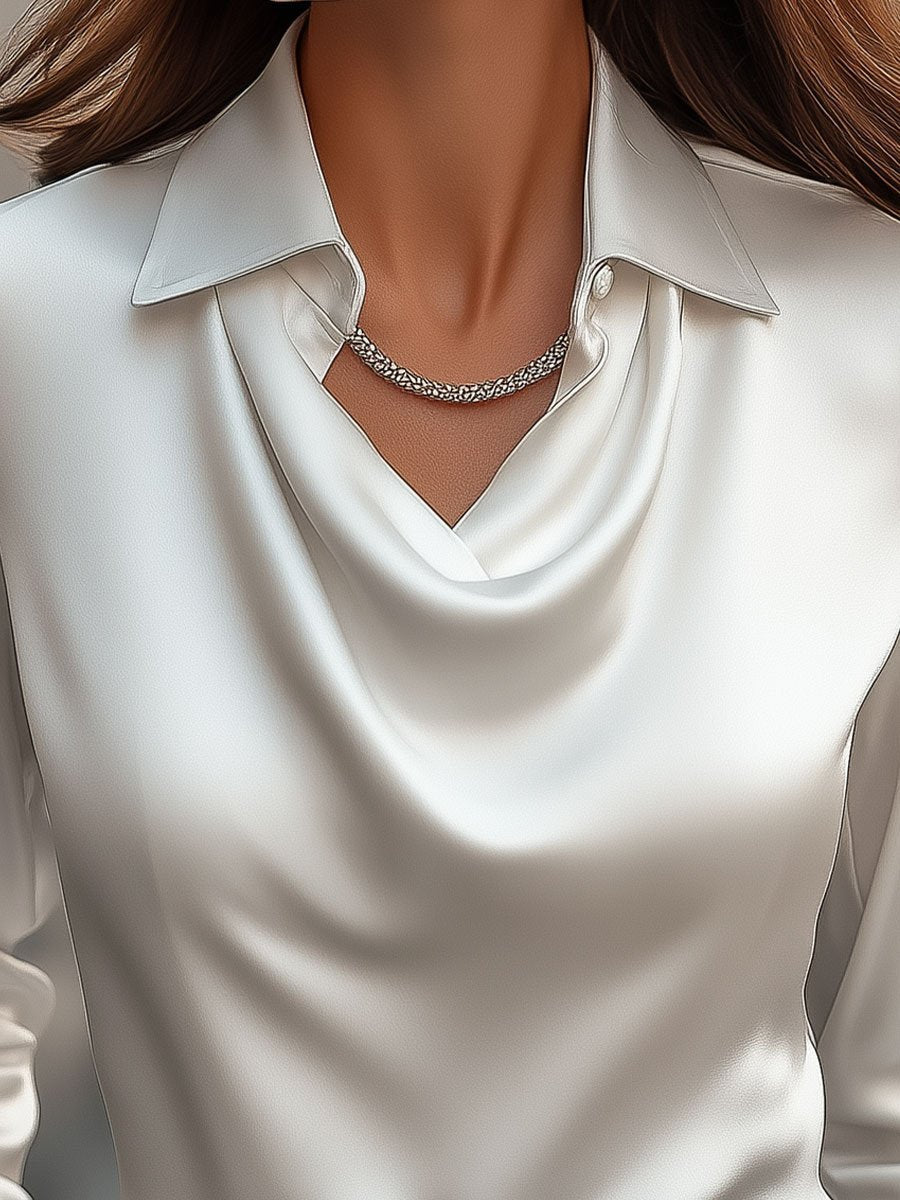 Blusa in raso dettaglio