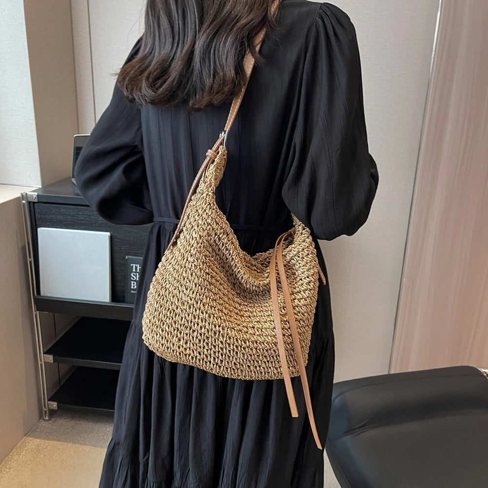 Borsa Vera in rafia intrecciata con tracolla — Perfetta per l'estate