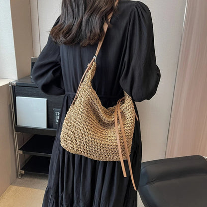Borsa Vera in rafia intrecciata con tracolla — Perfetta per l'estate