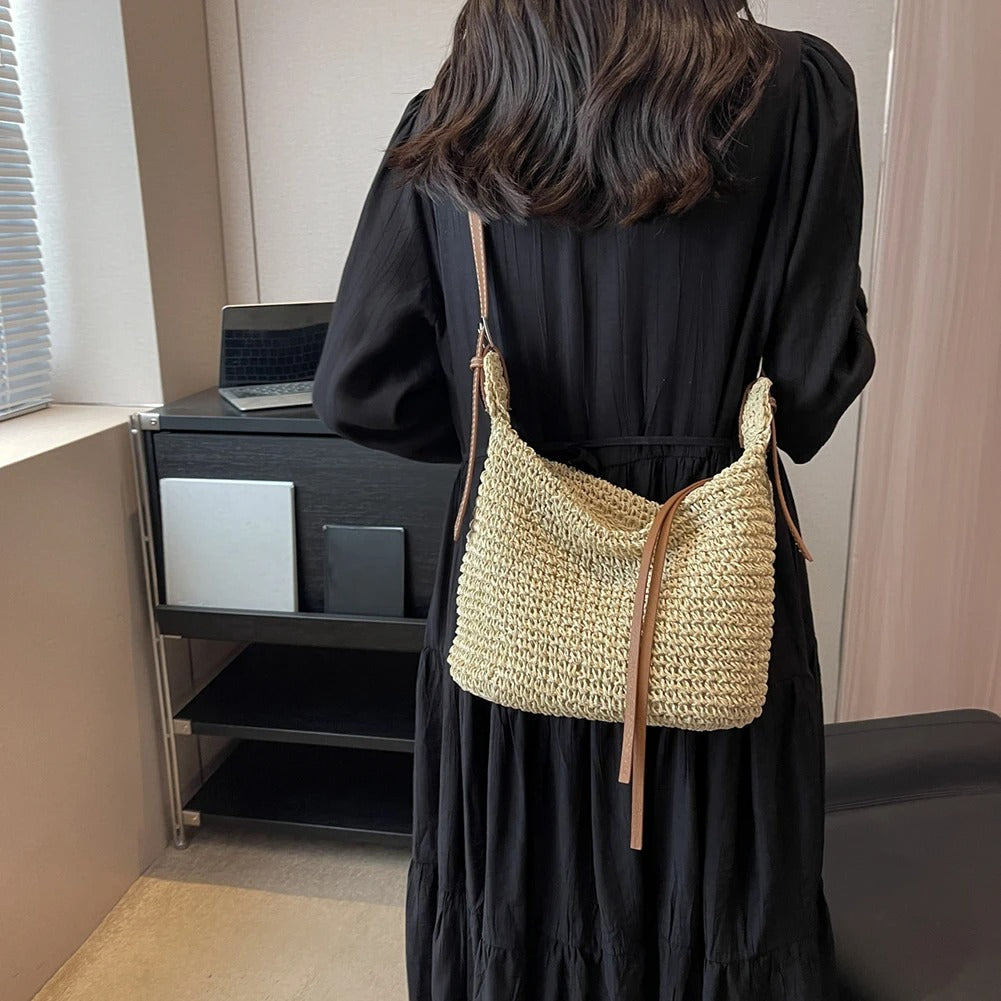 Borsa Vera in rafia intrecciata con tracolla — Perfetta per l'estate