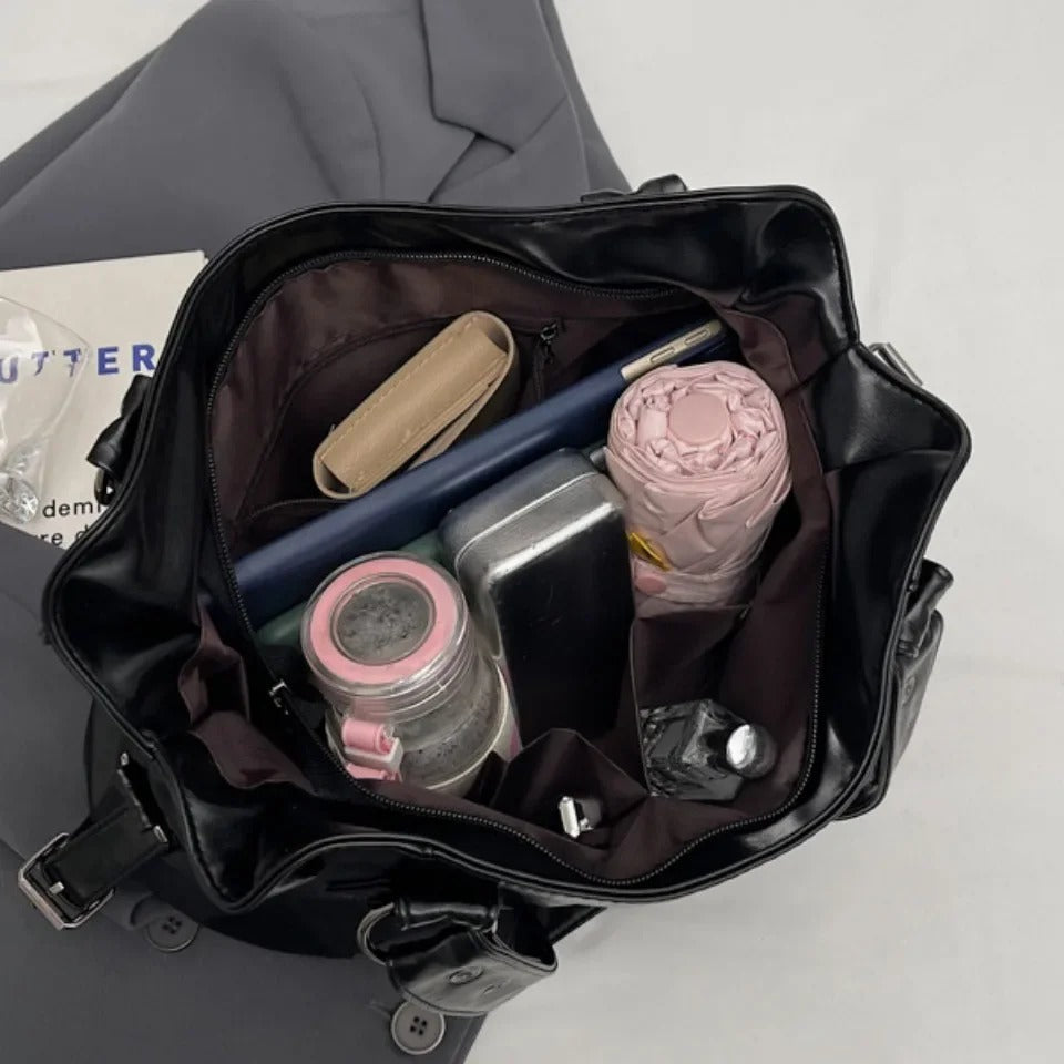 Carlota Borsa Shopper Classica: Elegante e Versatile