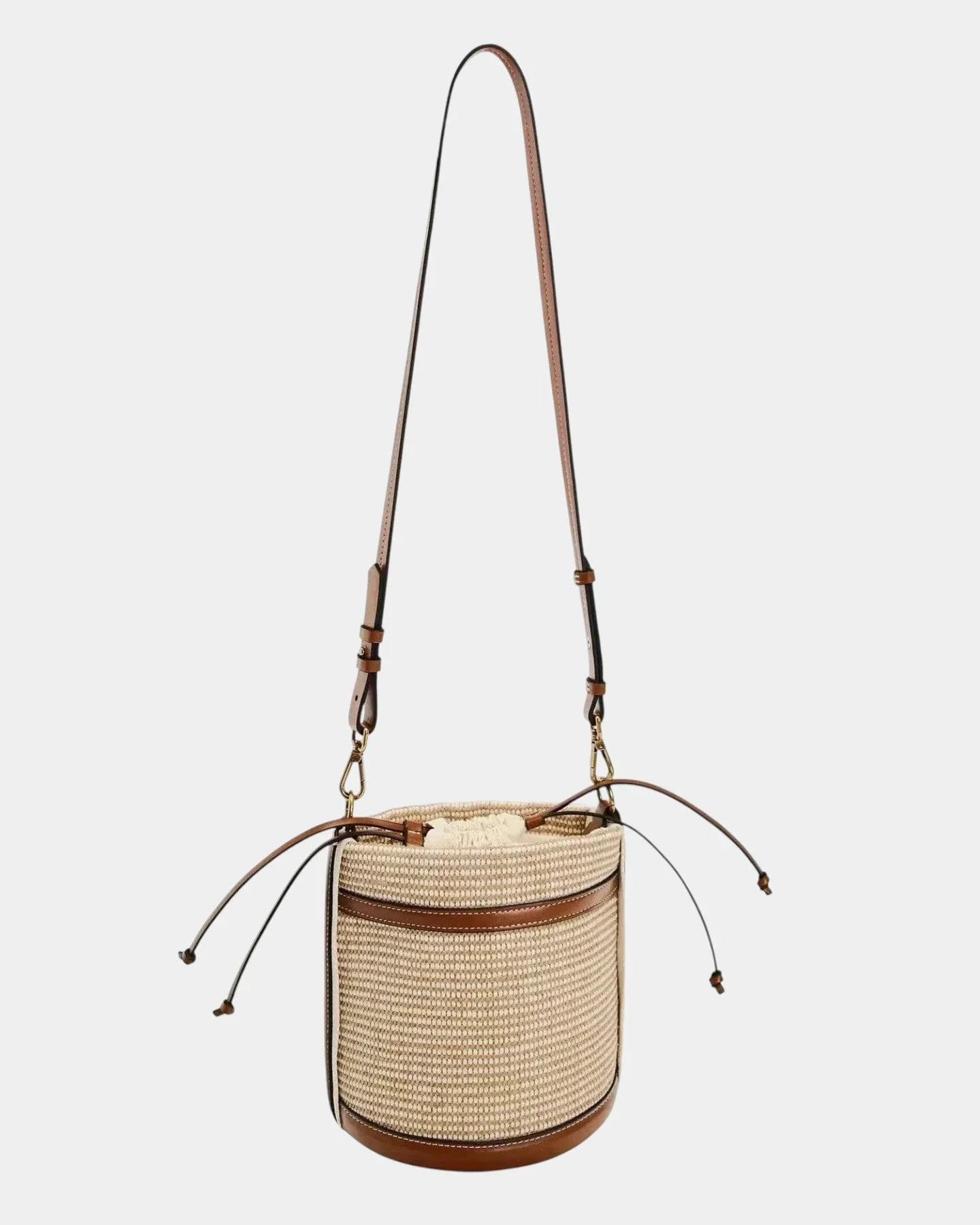 Borsa Vera a sacco intrecciata dallo stile moderno e versatile