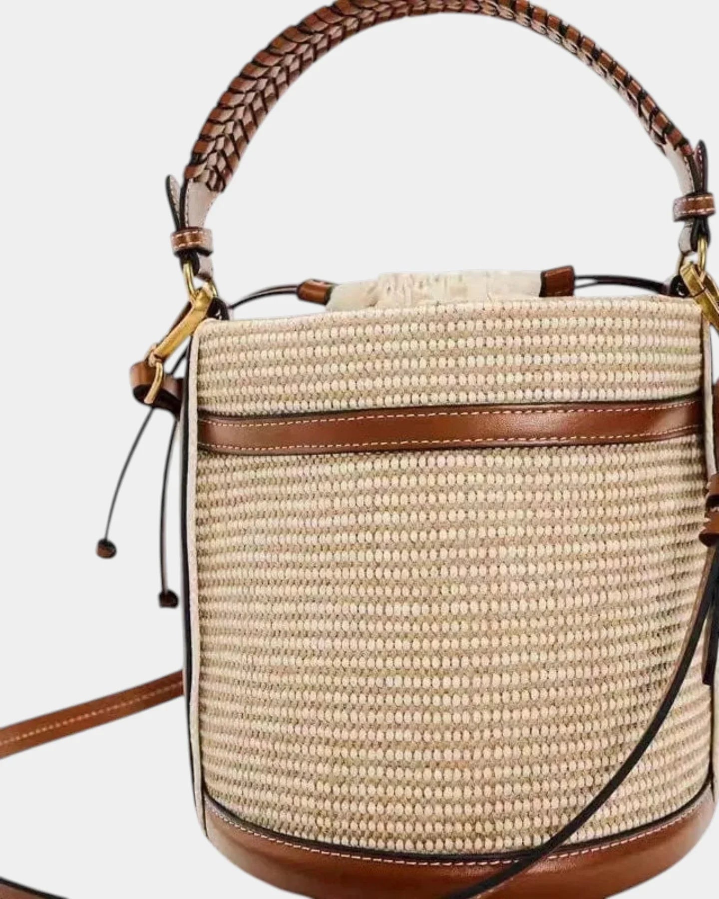 Borsa Vera a sacco intrecciata dallo stile moderno e versatile
