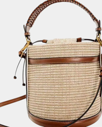 Borsa Vera a sacco intrecciata dallo stile moderno e versatile